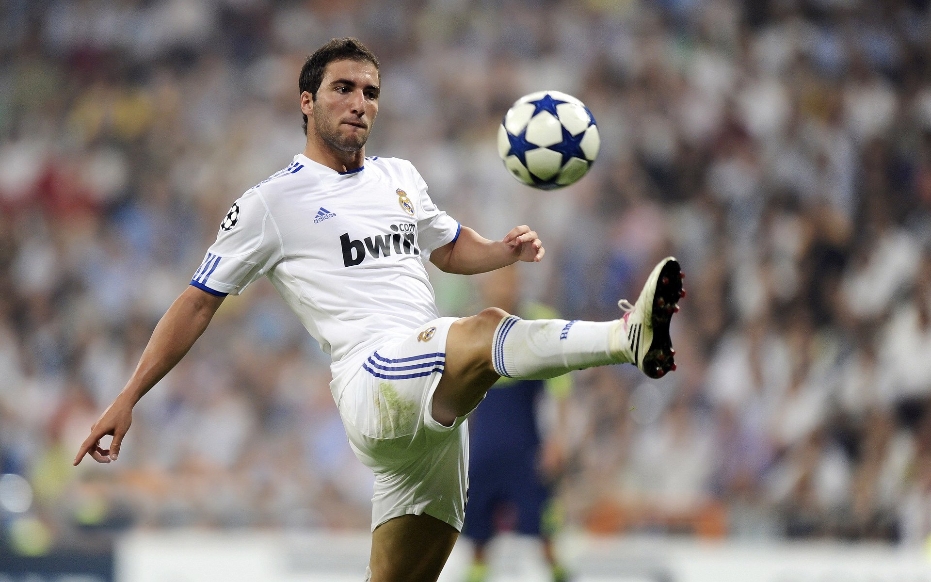 “法甲盛大赛事：新秀亮眼，豪门拼搏激烈”，法甲大名单