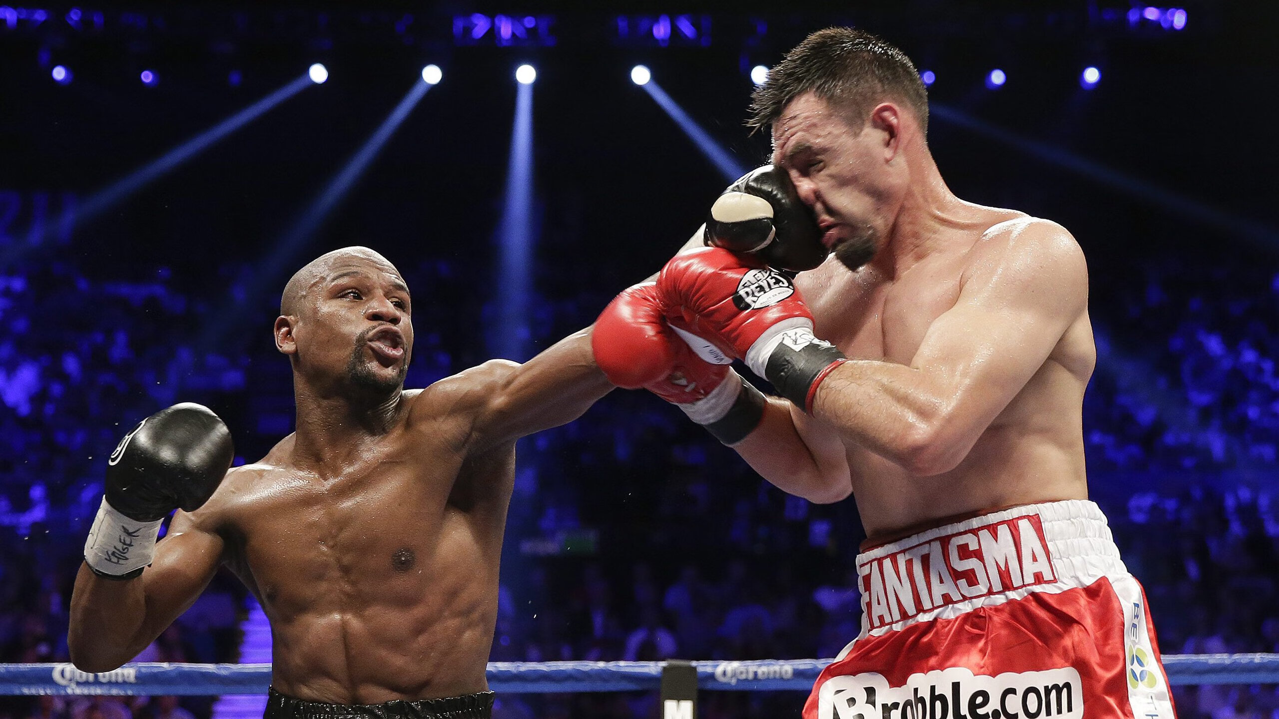 开云电竞-德甲激烈角逐，比分3-2，明星前锋梅开二度，控球时间67%，场均成功抢断72%